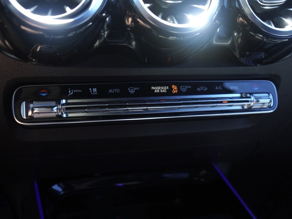 2020 Mercedes Benz GLB 250 photo 18