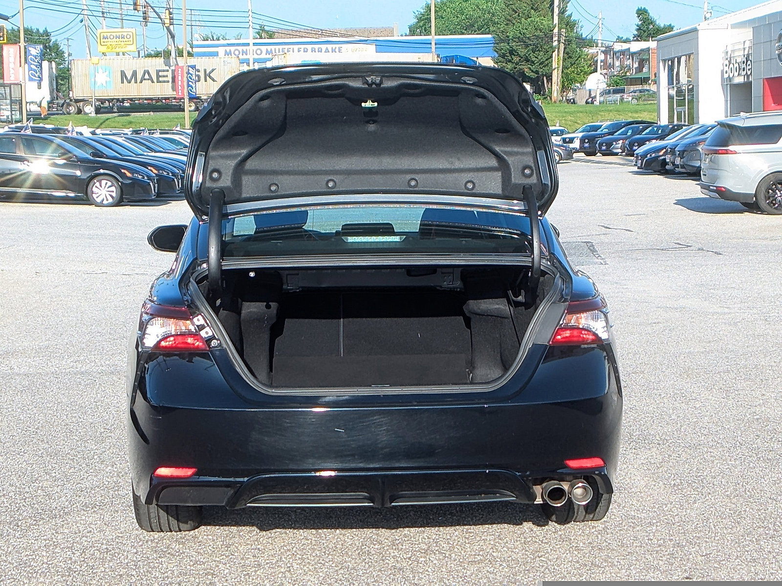 2021 Toyota Camry SE photo 25