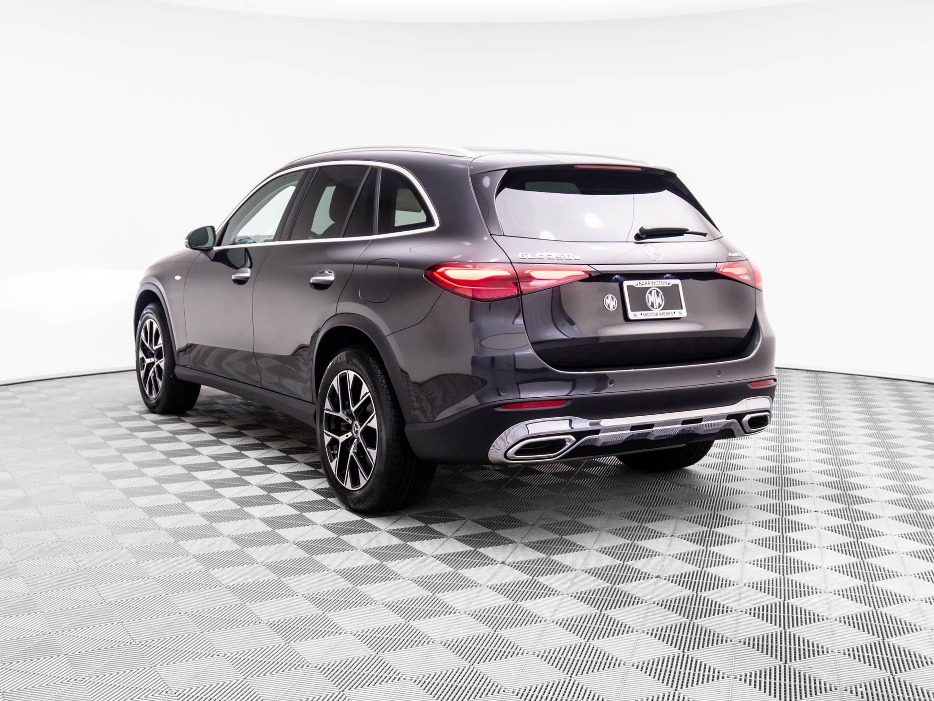 2025 Mercedes Benz GLC 350e 4MATIC photo 3