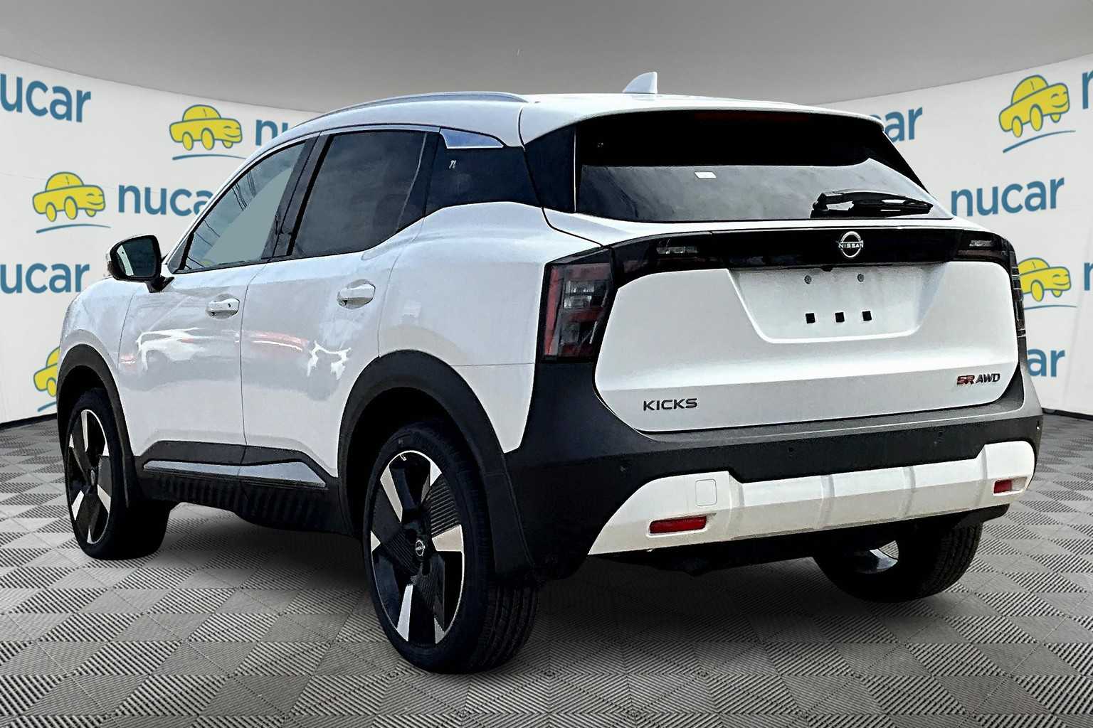 2025 Nissan Kicks SR photo 4