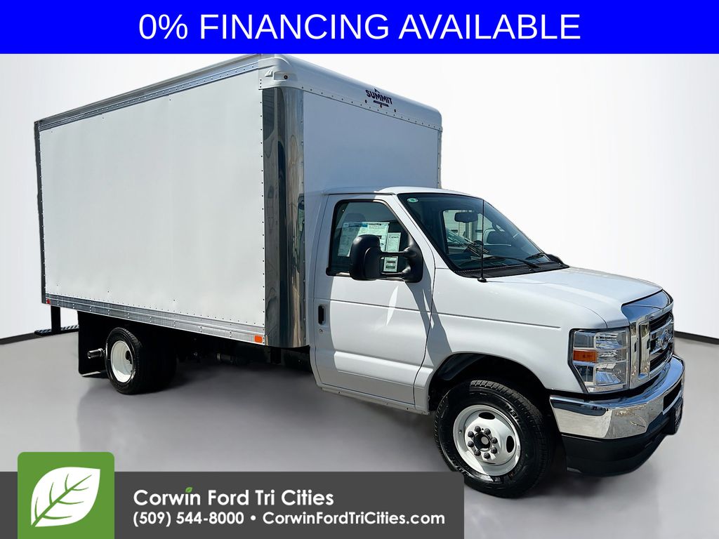 2025 Ford E-Series Cutaway Base's photo