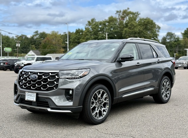2025 Ford Explorer Platinum photo 9