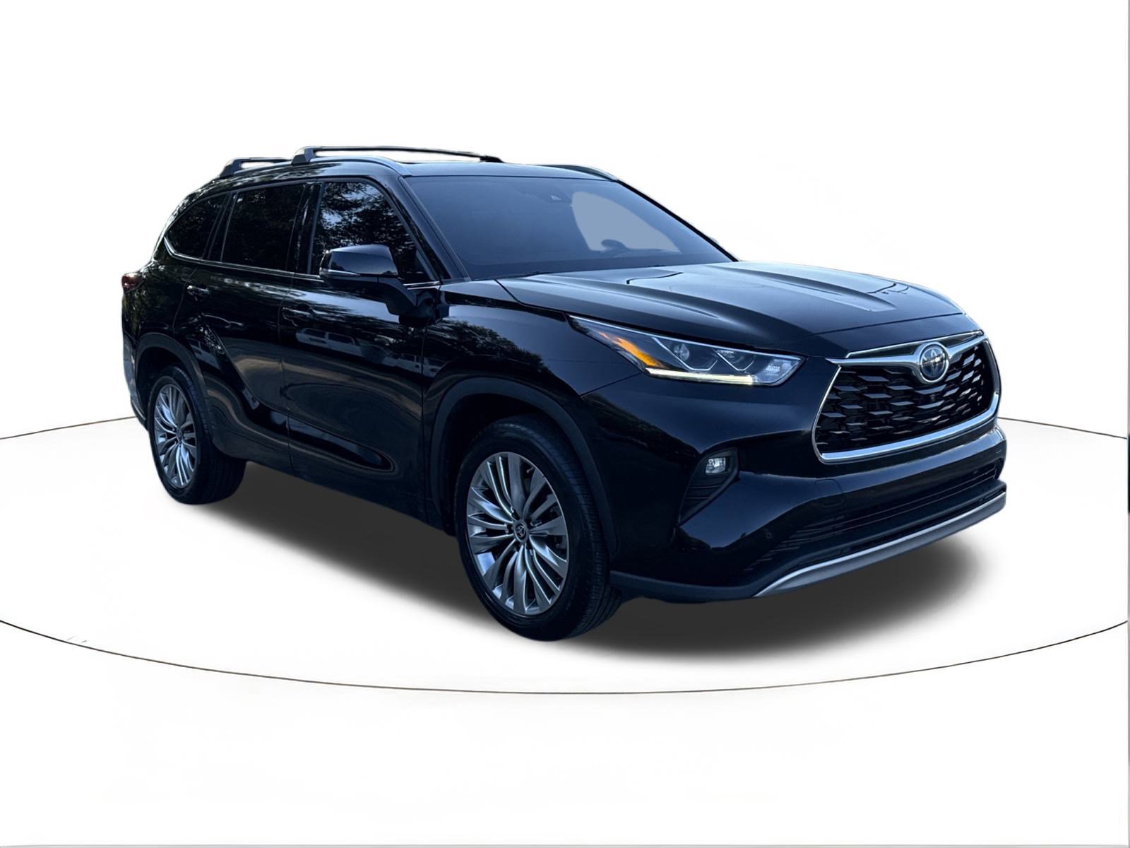 2023 Toyota Highlander Platinum's photo
