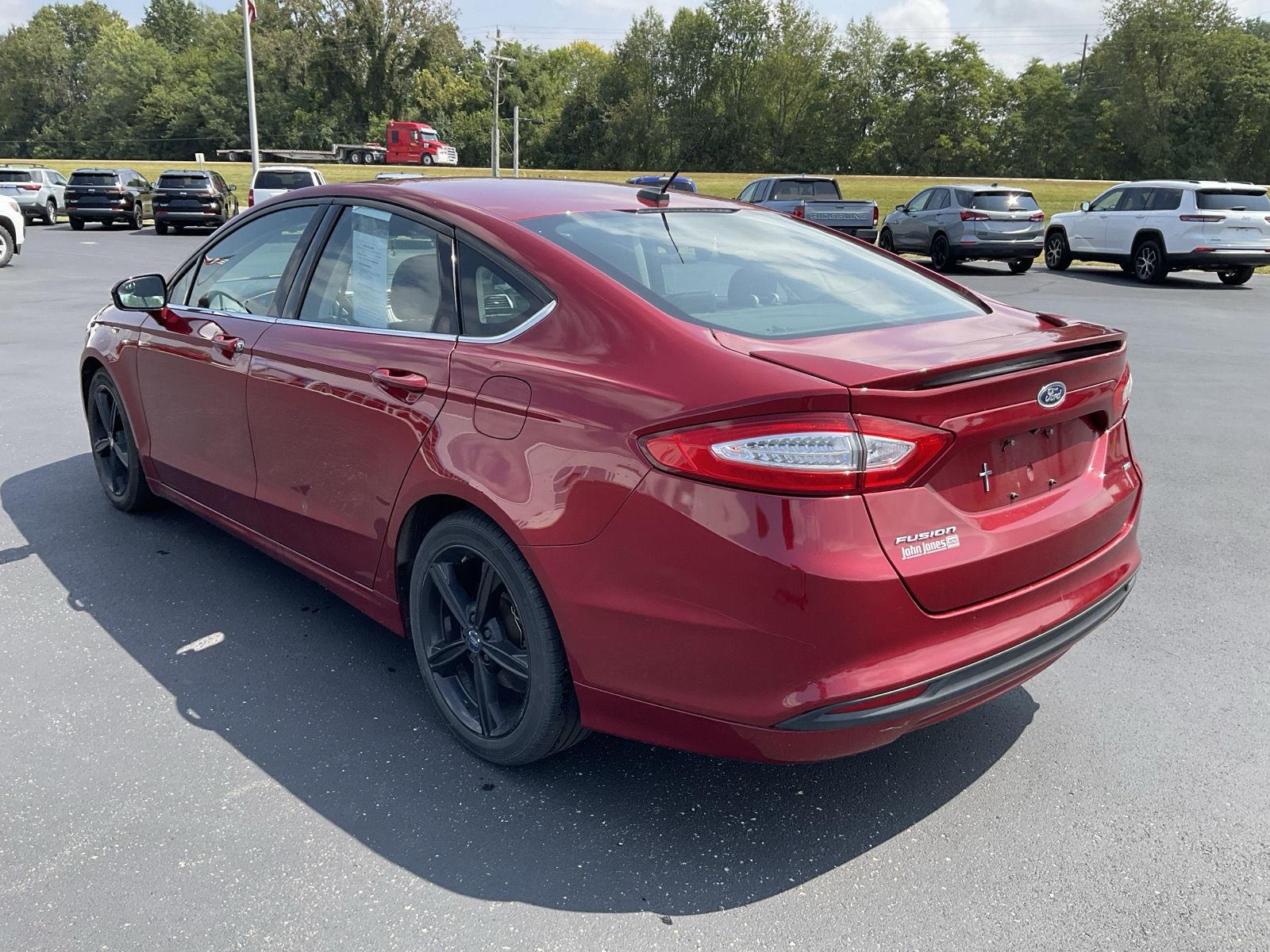 2016 Ford Fusion SE photo 8