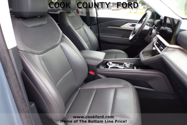 2025 Ford Explorer photo 19