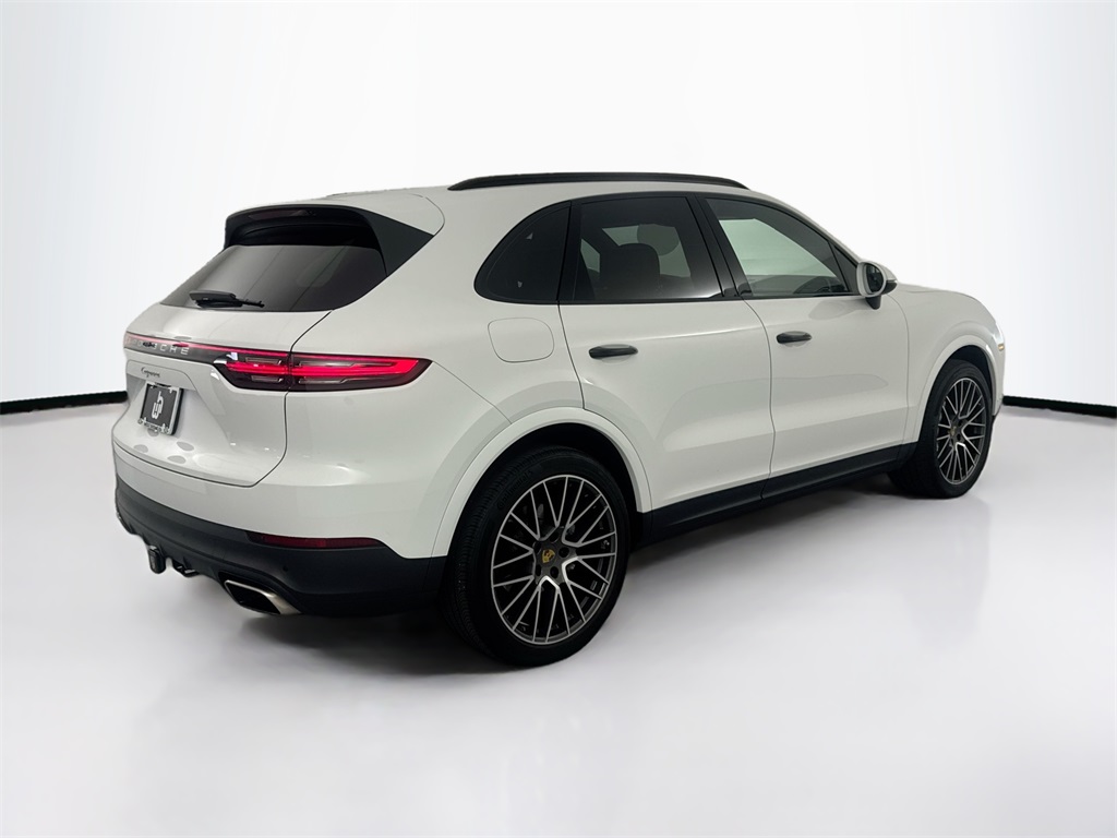 2022 Porsche Cayenne Base photo 4