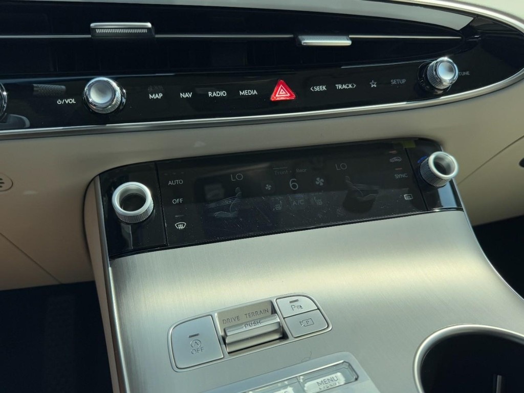 2026 Genesis GV70 2.5T Select photo 15