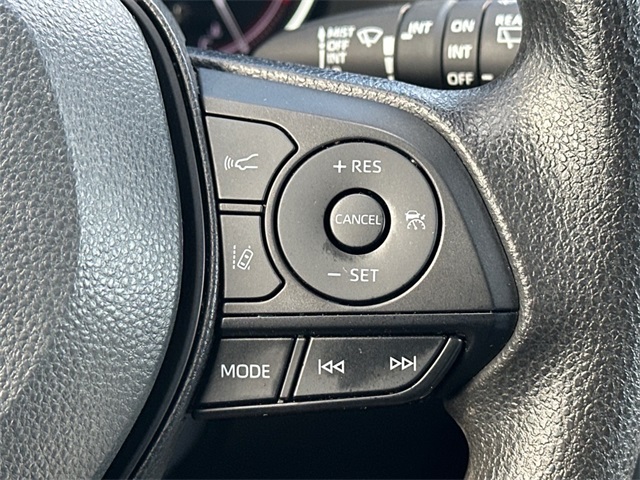 2024 Toyota RAV4 XLE photo 18