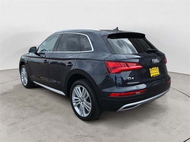 2020 Audi Q5 45 Premium Plus photo 2