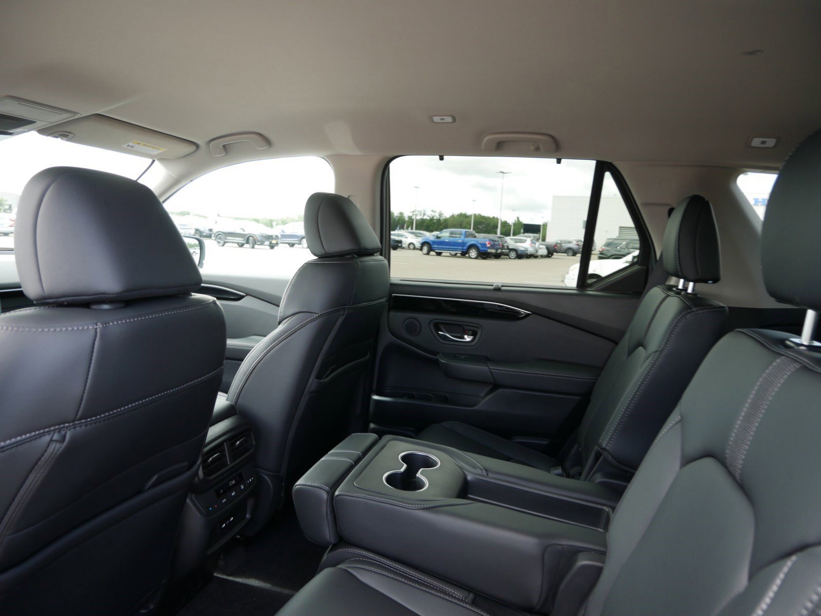 2025 Honda Pilot EX-L photo 6