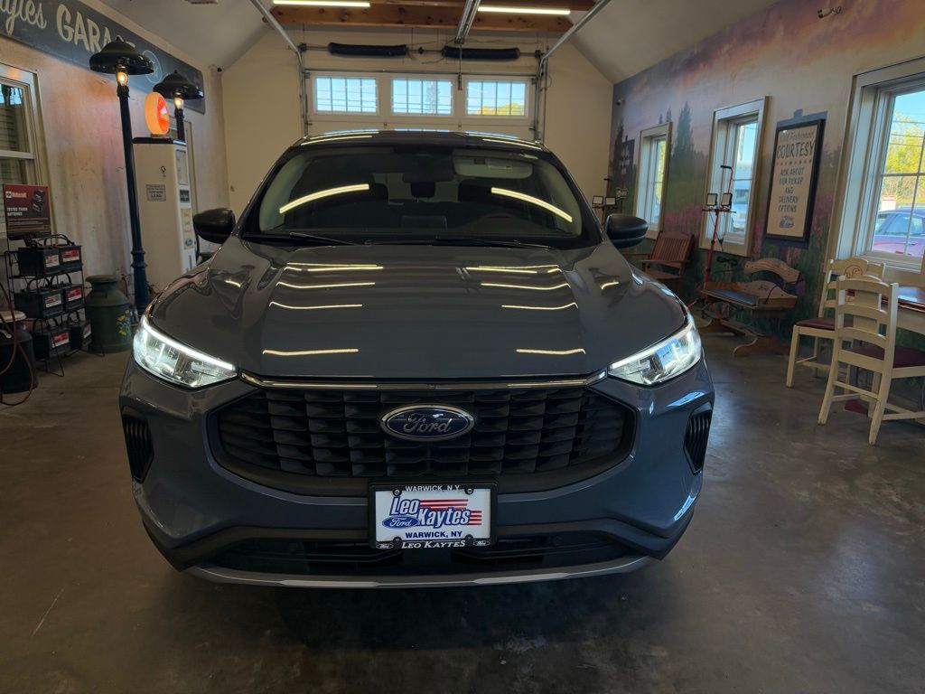 2024 Ford Escape Active photo 2
