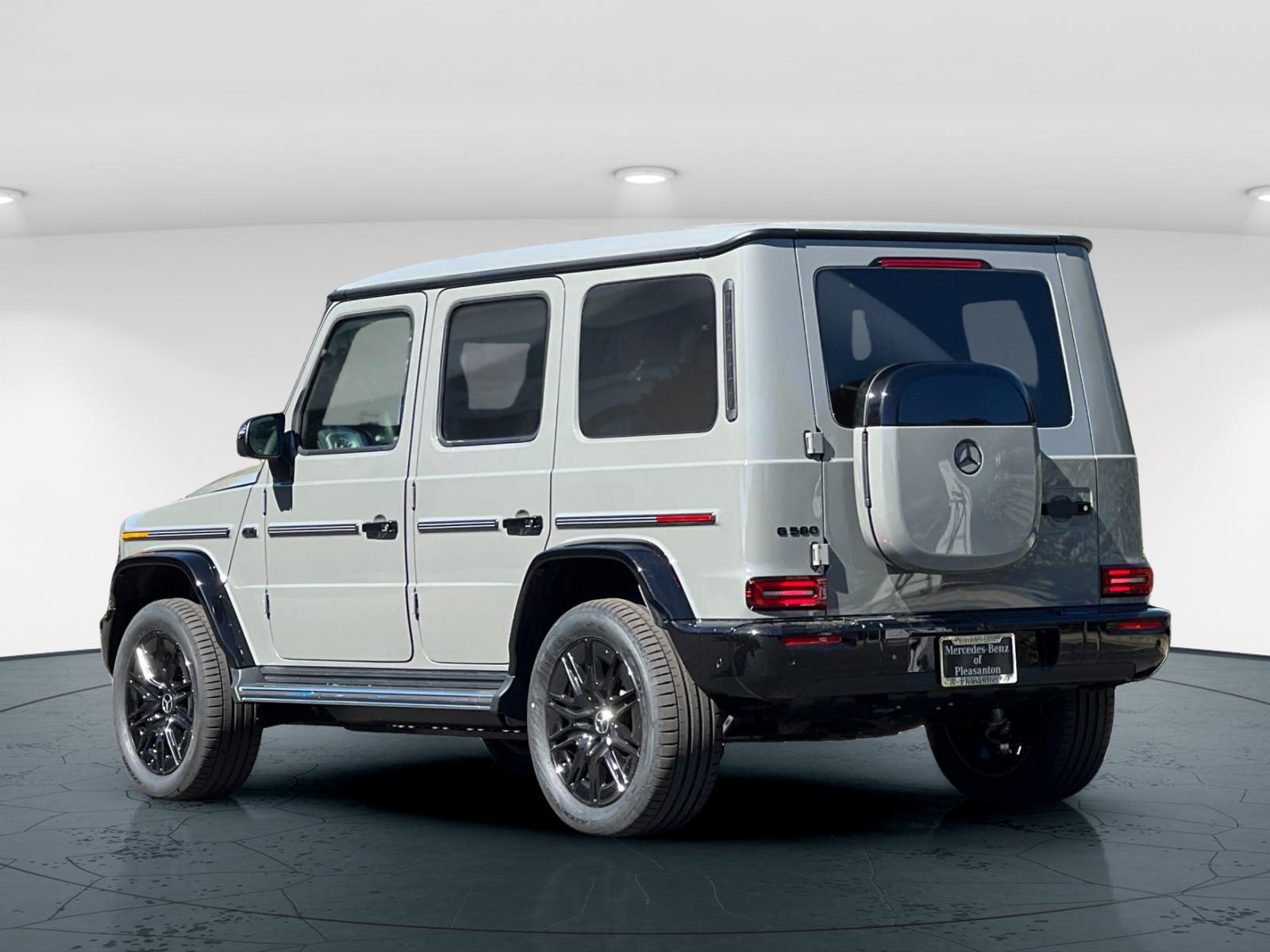 2025 Mercedes Benz G photo 4