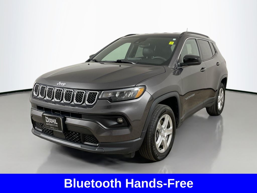 2024 Jeep Compass Latitude photo 3