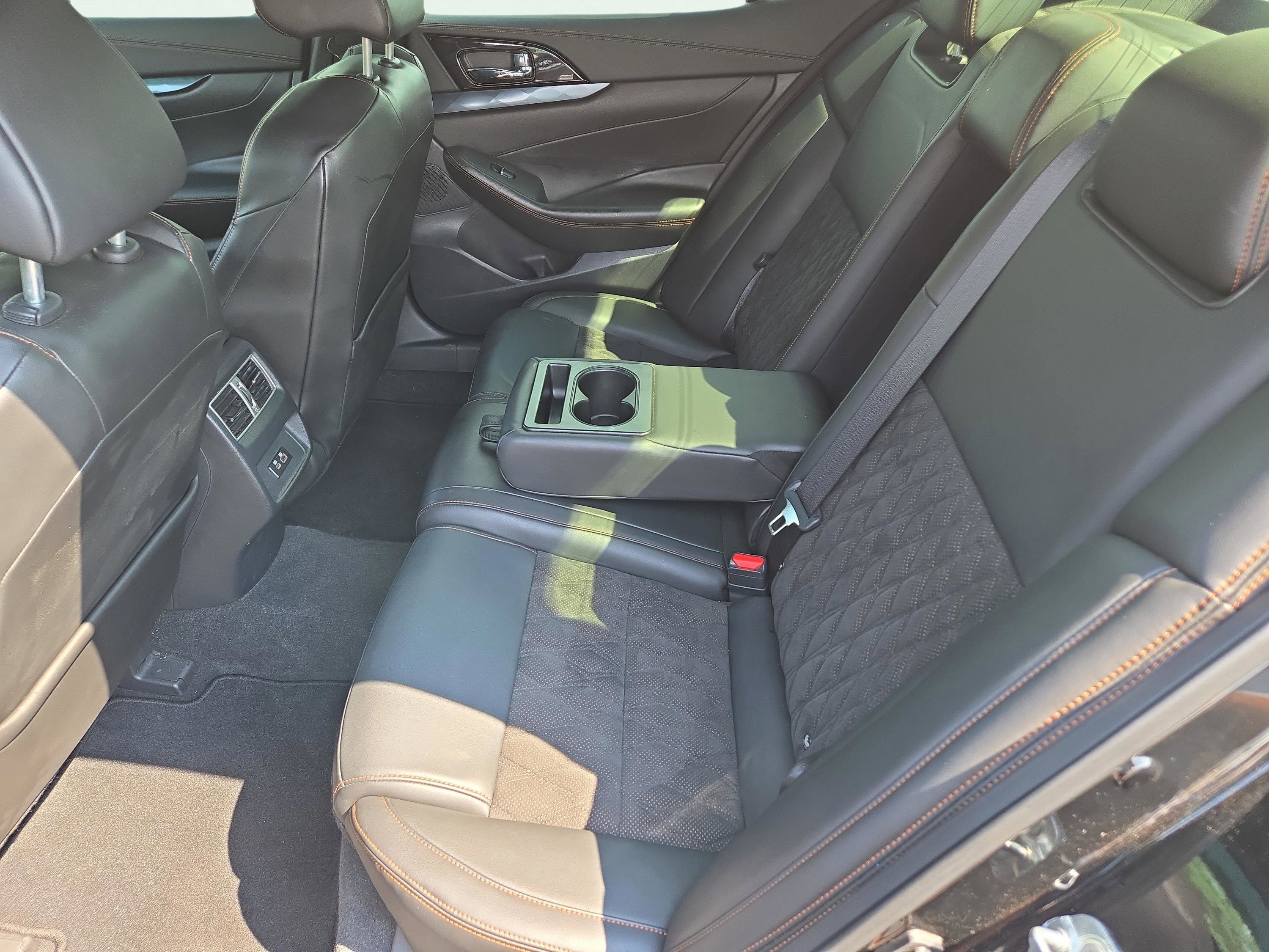 2022 Nissan Maxima SR photo 15