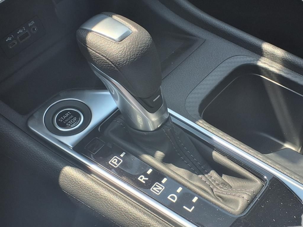 2025 Nissan Sentra SV photo 6