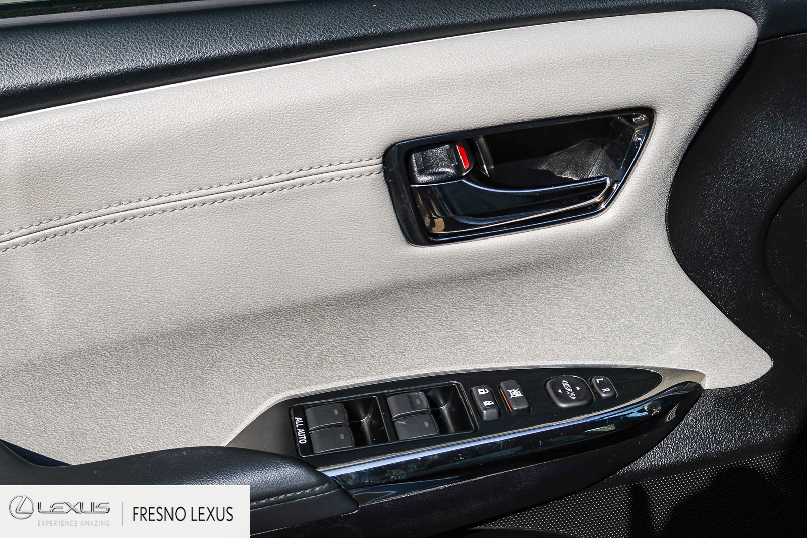 2017 Toyota Avalon XLE Plus photo 20