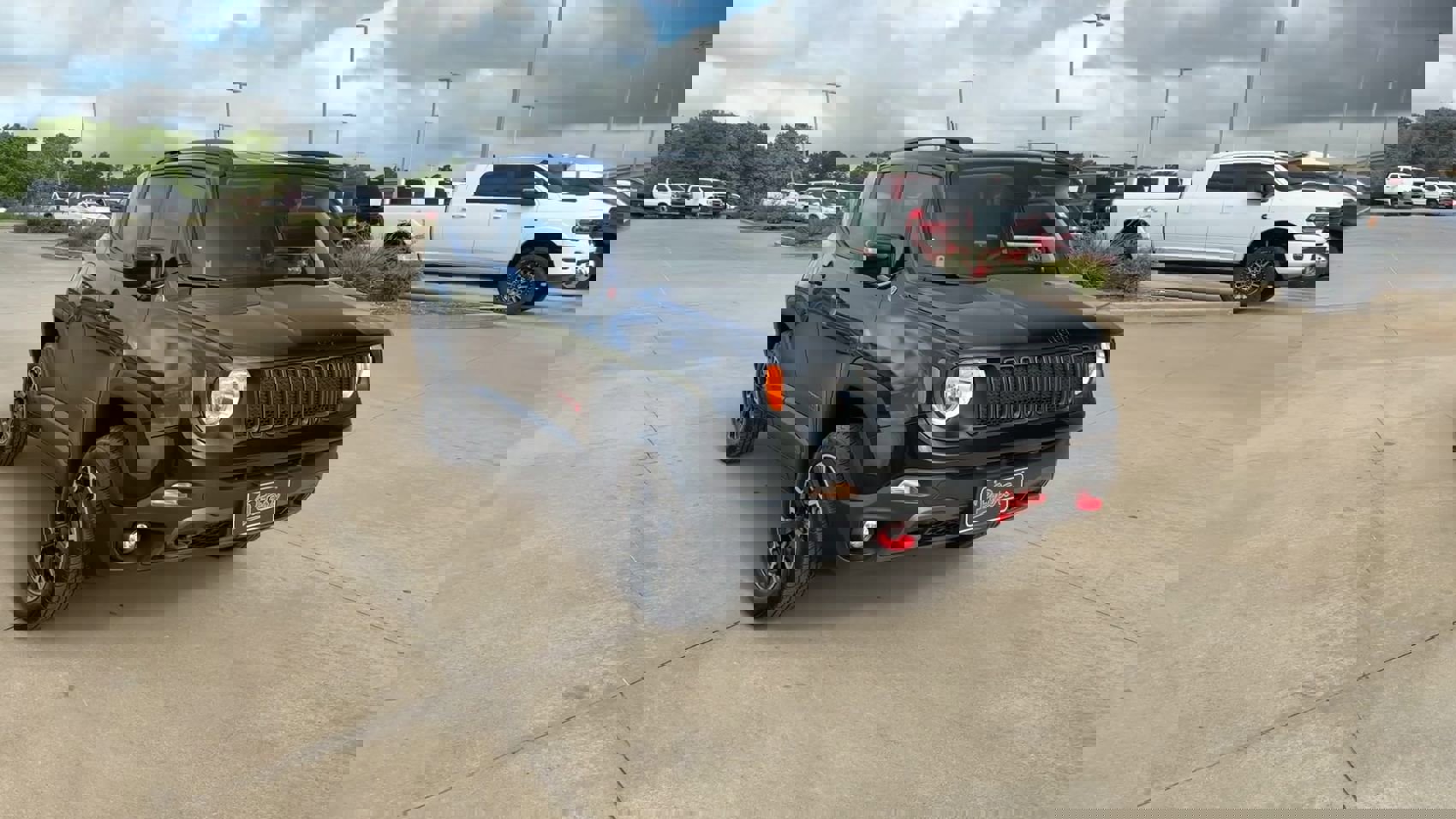 2023 Jeep Renegade Trailhawk photo 2