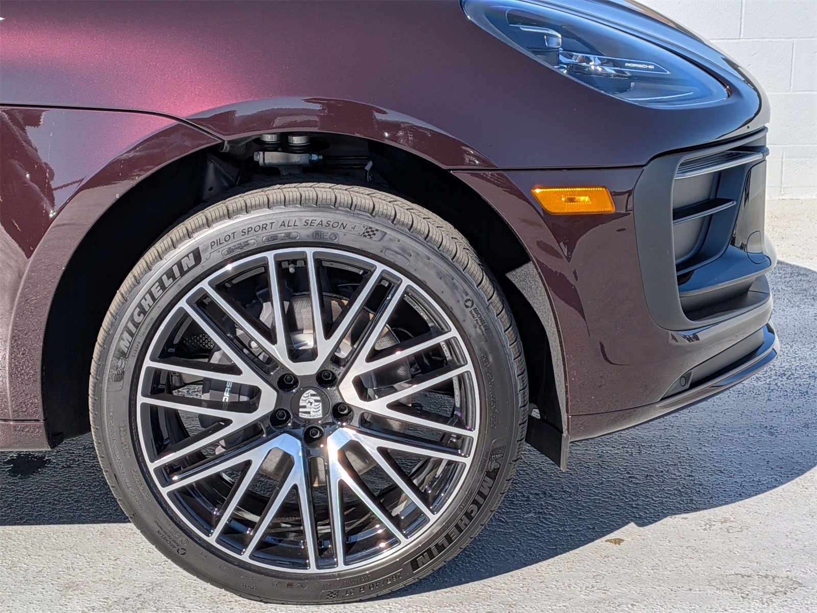 2026 Porsche Macan T photo 11