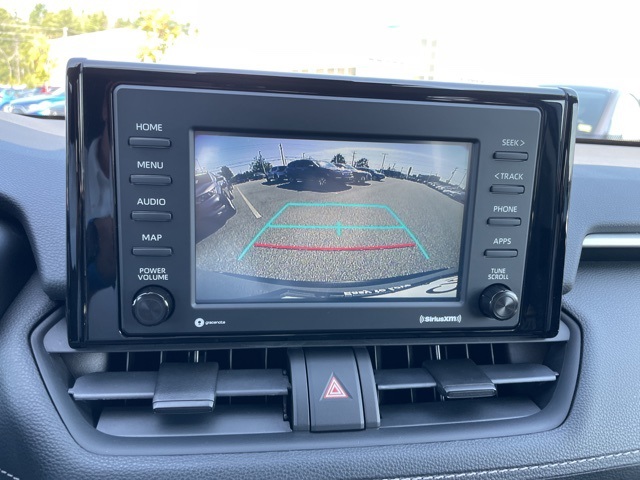 2020 Toyota RAV4 Hybrid XLE photo 19
