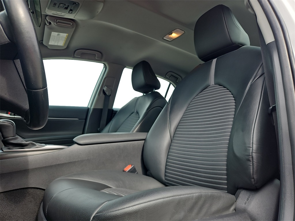 2023 Toyota Camry SE photo 25
