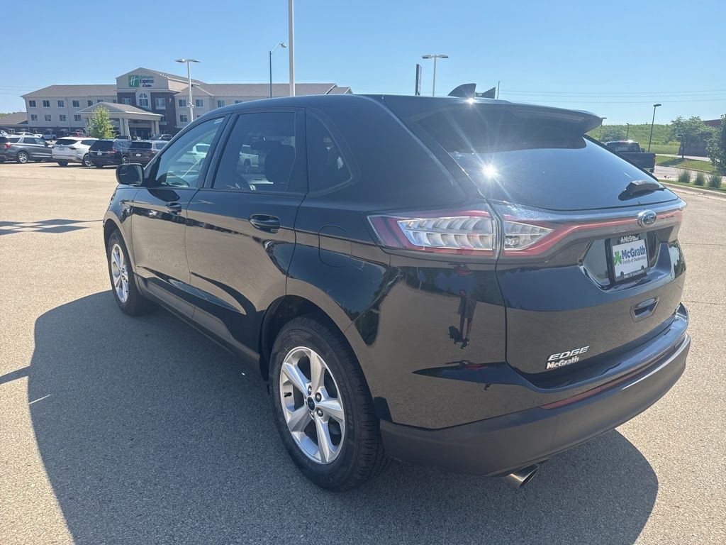 2017 Ford Edge SE photo 3