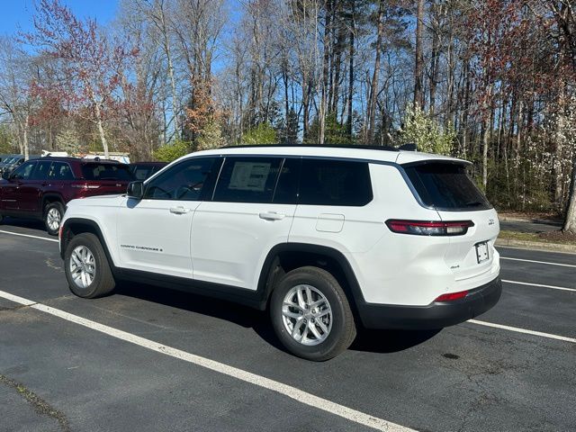 2025 Jeep Grand Cherokee Laredo photo 5