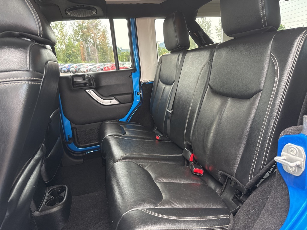 2014 Jeep Wrangler Unlimited Rubicon photo 15