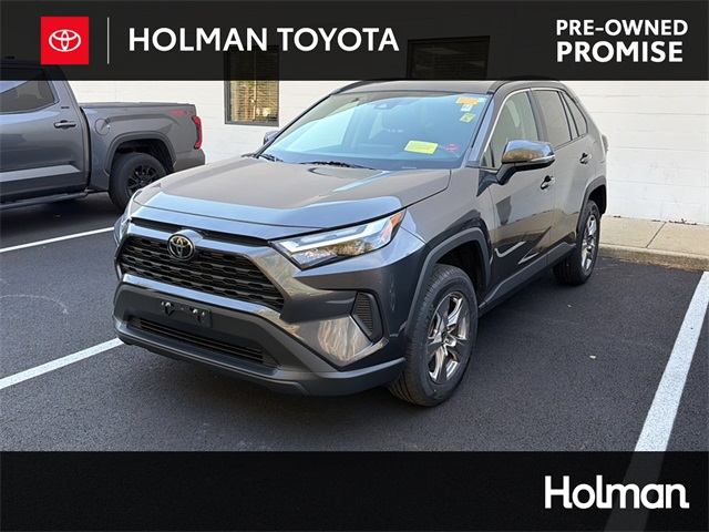 2022 Toyota RAV4 XLE's photo