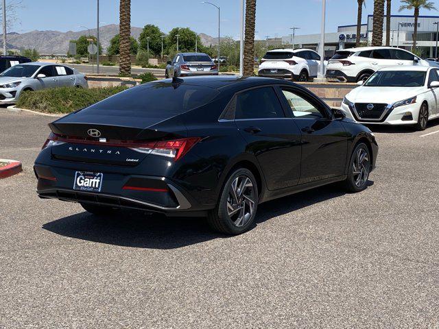 2025 Hyundai Elantra Limited photo 3