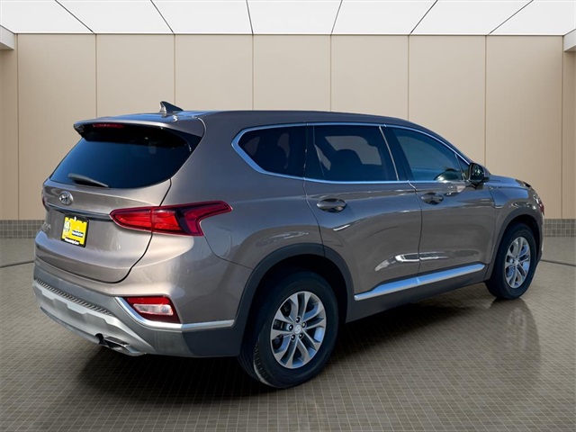 2020 Hyundai Santa Fe SEL photo 2