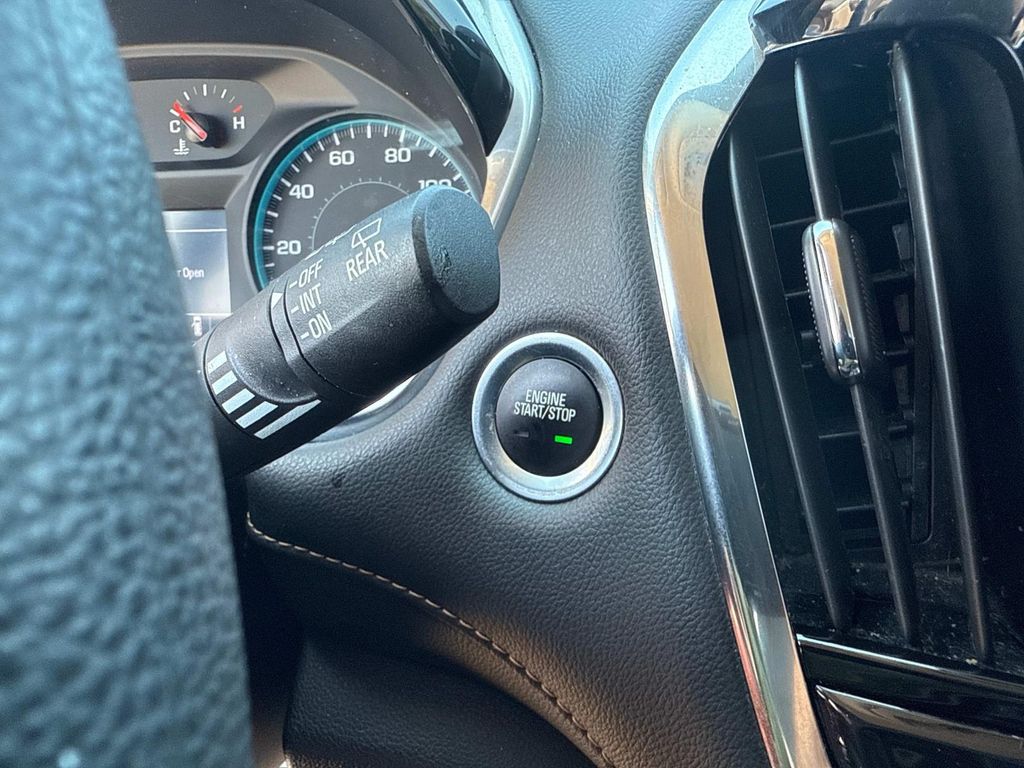 2020 Chevrolet Traverse LS photo 26