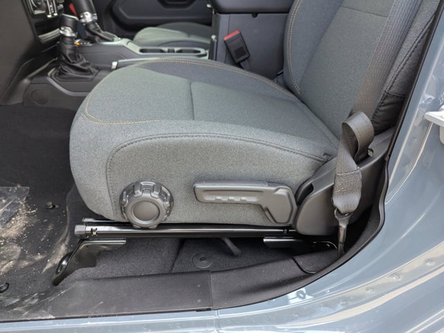 2025 Jeep Wrangler Sport S photo 14