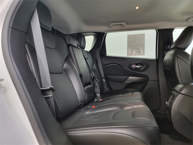 2021 Jeep Cherokee Latitude Lux photo 18