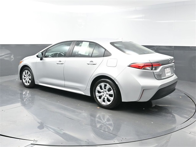 2025 Toyota Corolla LE photo 4