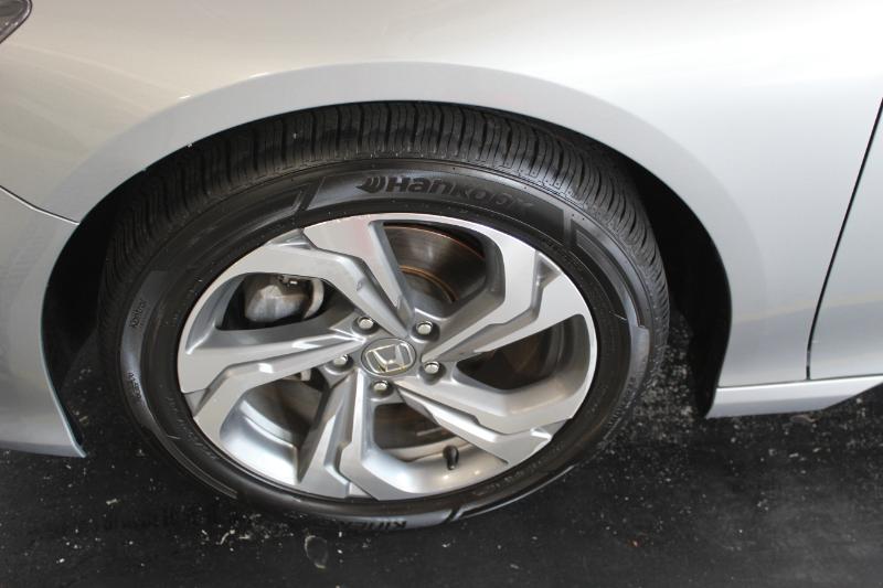 2019 Honda Accord EX-L photo 6