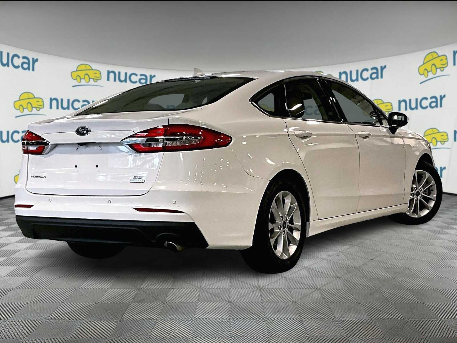 2019 Ford Fusion SE photo 6