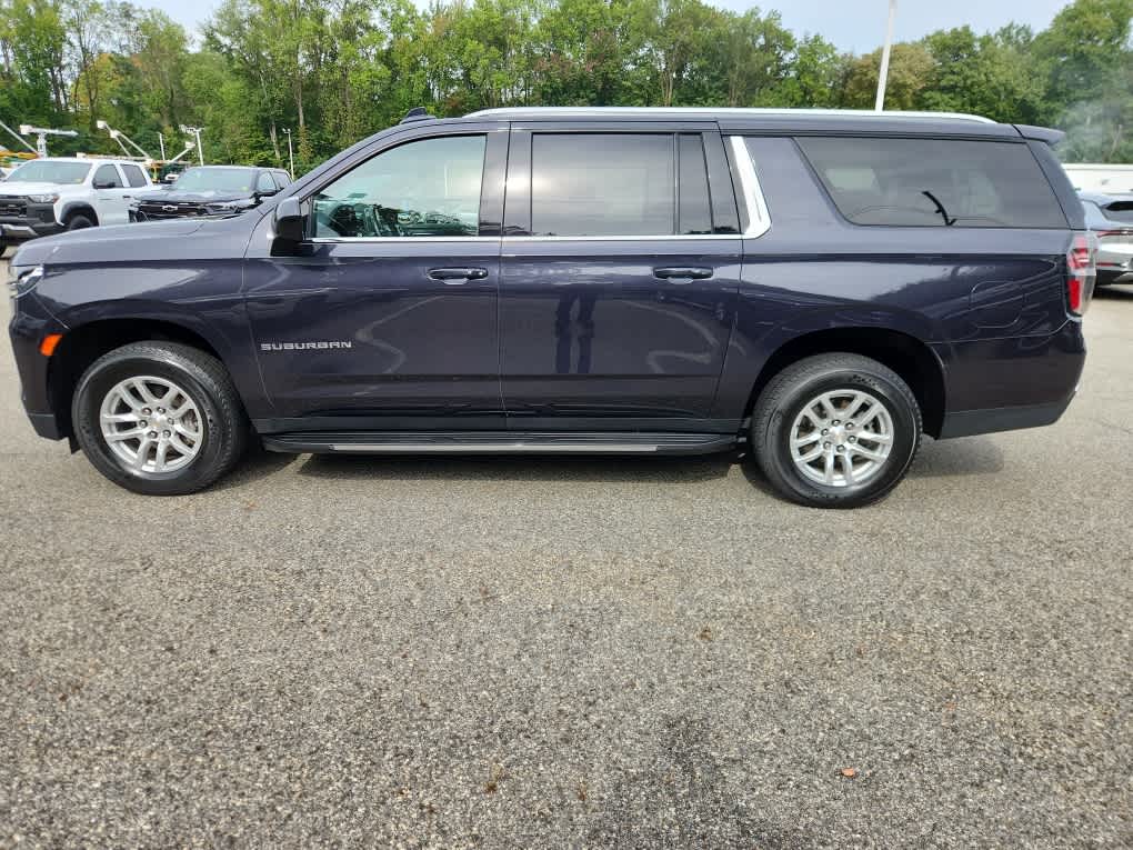 2024 Chevrolet Suburban LT photo 10