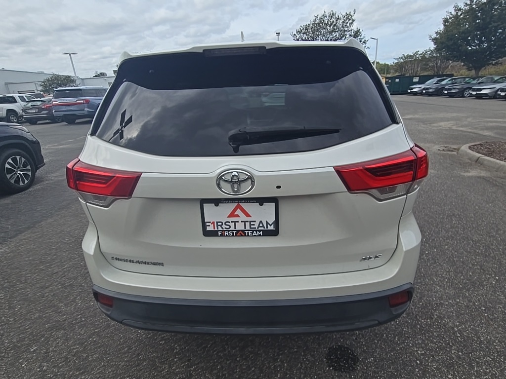 2019 Toyota Highlander SE XLE photo 3
