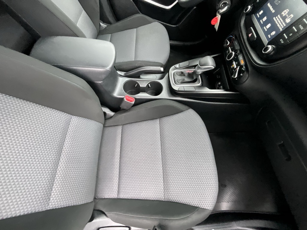 2021 Kia Soul LX photo 32