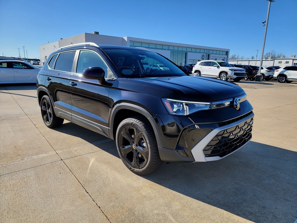 2026 Volkswagen Taos SEL's photo