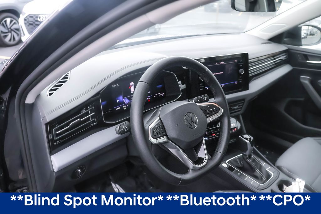 2025 Volkswagen Jetta 1.5T SE photo 2