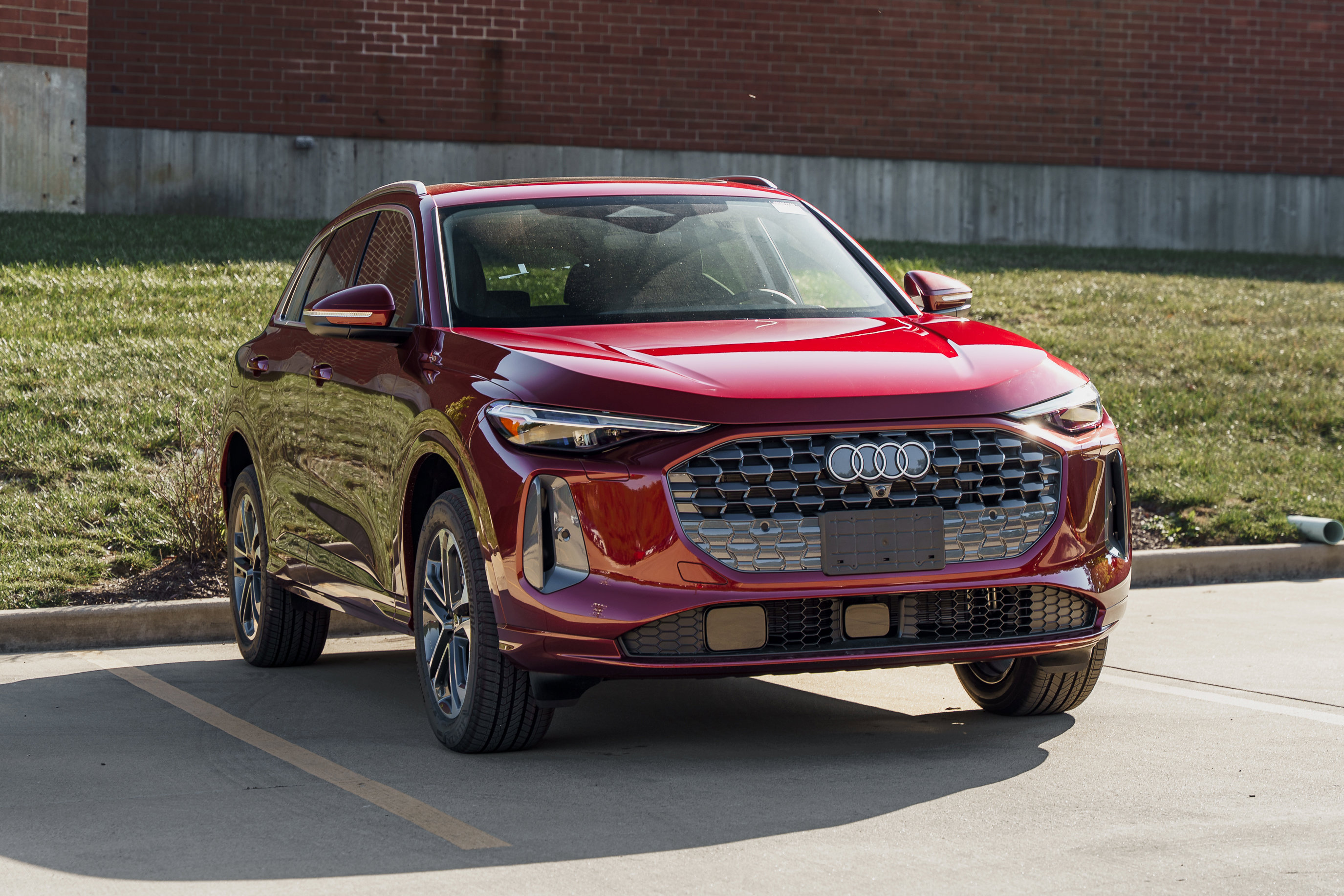 2025 Audi Q5 Premium Plus photo 2