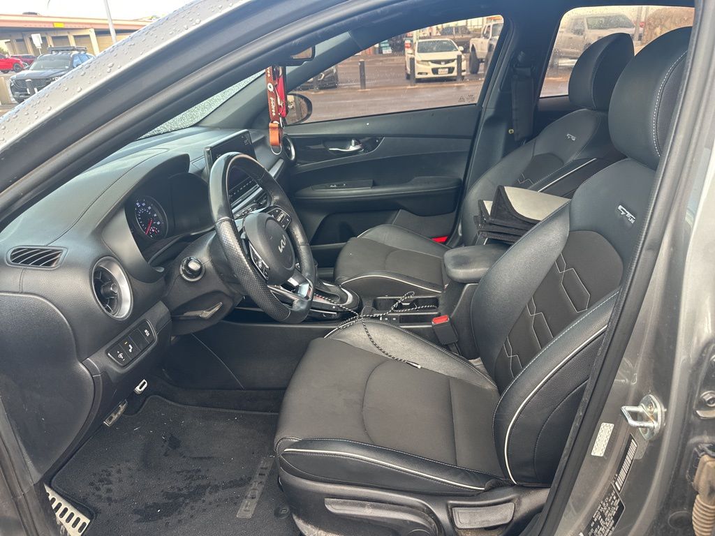 2022 Kia Forte GT-Line photo 11