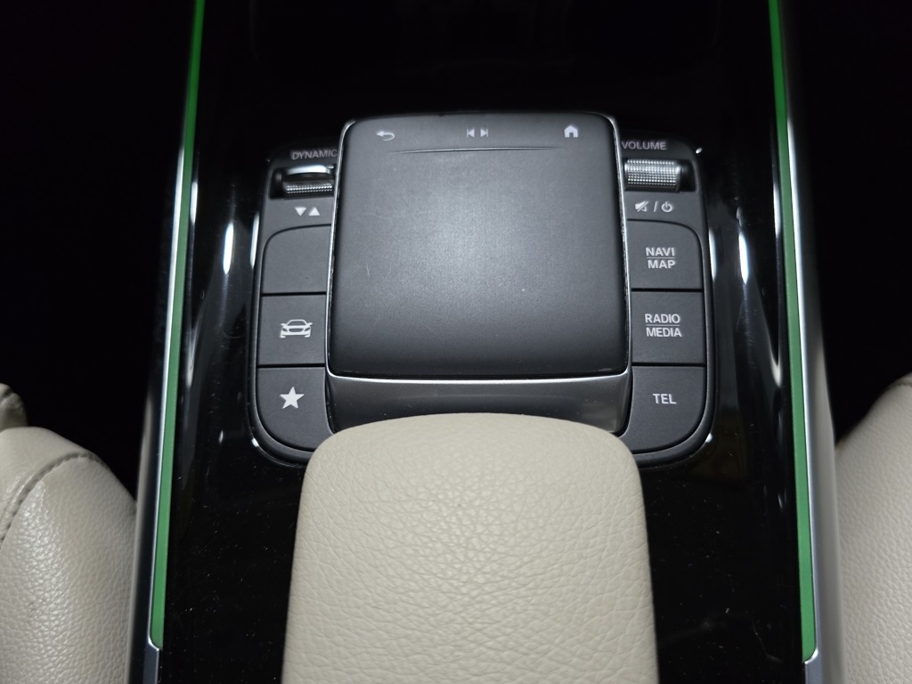 2021 Mercedes Benz GLB 250 photo 24