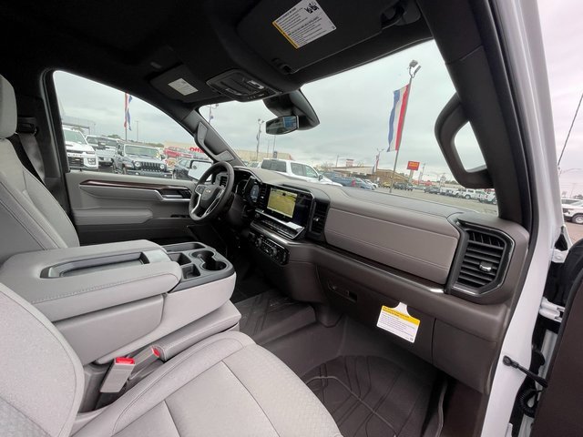 2025 Chevrolet Silverado 1500 LT photo 7