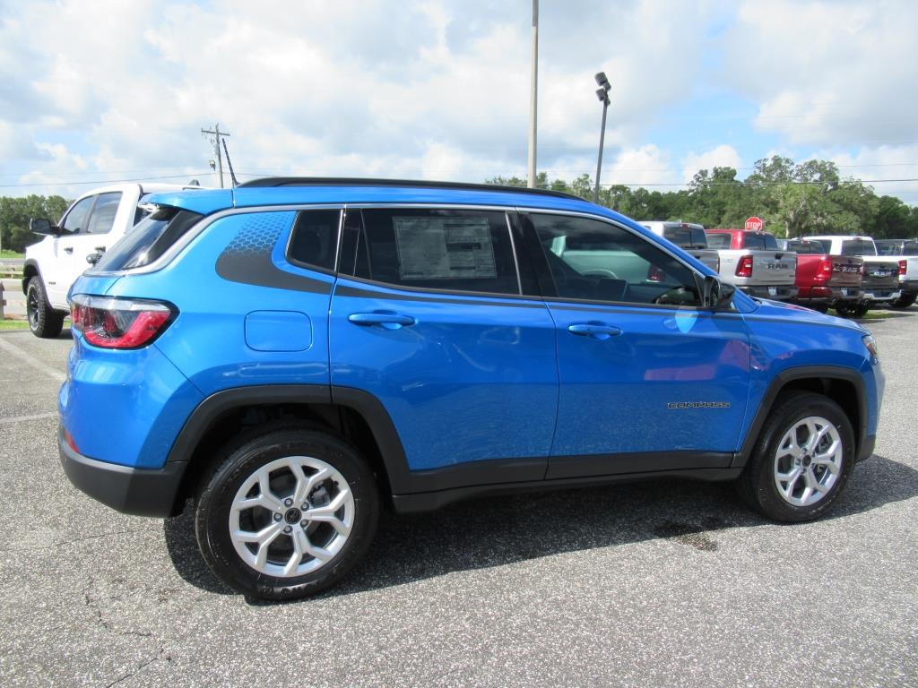 2025 Jeep Compass Latitude photo 6