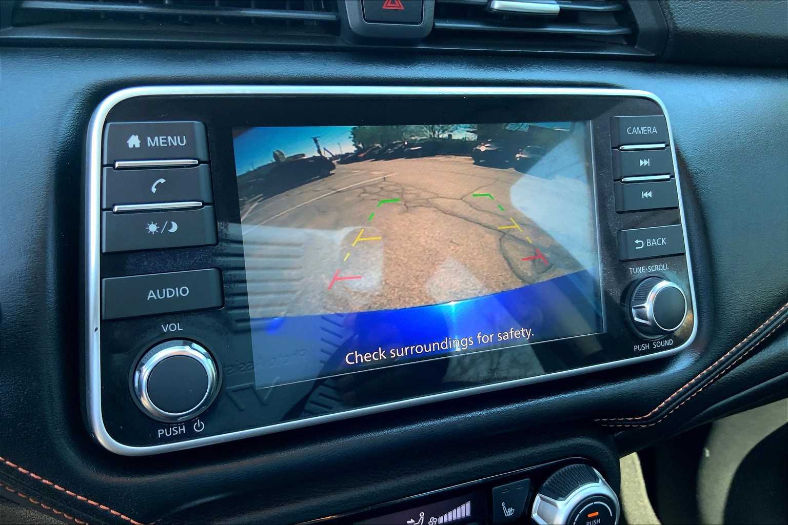 2020 Nissan Versa SR photo 23