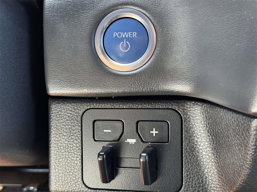 2023 Toyota Tundra Platinum CrewMax photo 5