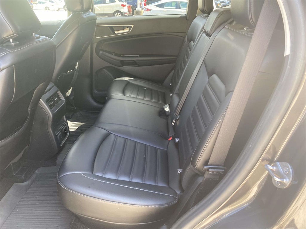 2020 Ford Edge SEL photo 8