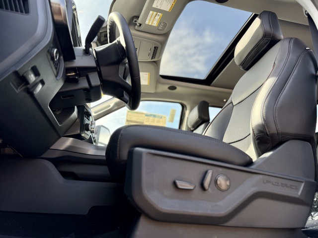 2026 Ford F-350 Lariat photo 15